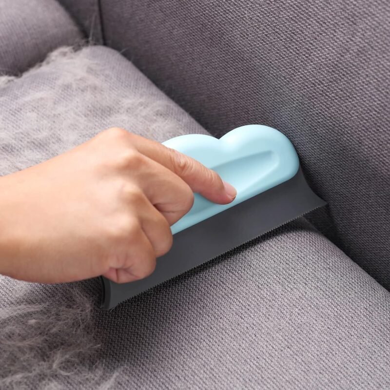 Brosse anti-poils d’animaux en situation