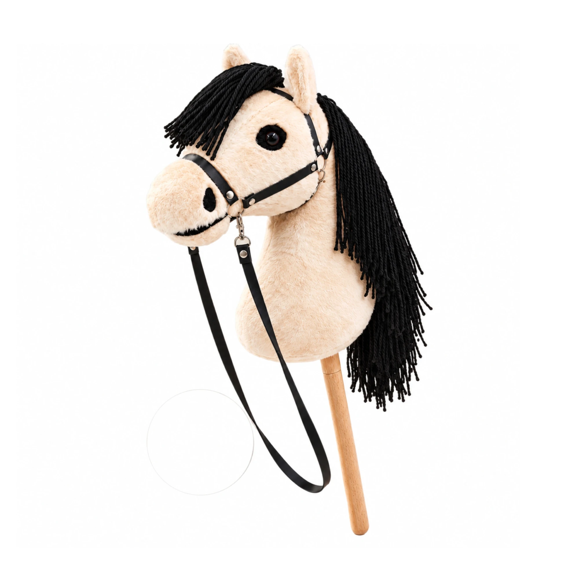 Cheval bâton crème avec crinière et toupet noirs et licol noir avec rênes Cheval bâton crème avec crinière et toupet noirs et licol noir avec rênes