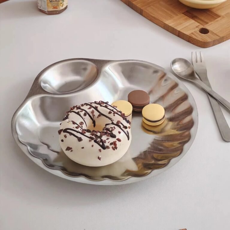 Assiette coquillage avec beignet et biscuits