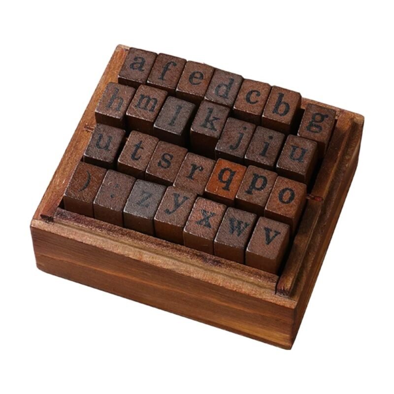 Set de tampons alphabet et chiffres en bois – 28 pièces en boîte en bois